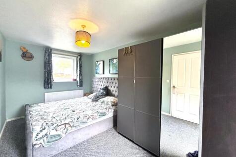 Bedroom 1.jpeg