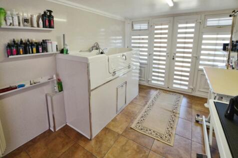 BEAUTY ROOM (FORMERLY GARAGE)