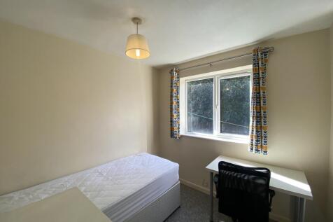 BEDROOM 6