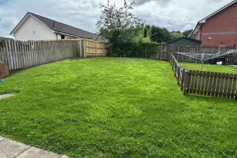 Garden (shared with upstairs flat)