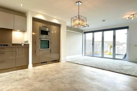 Lounge Kitchen