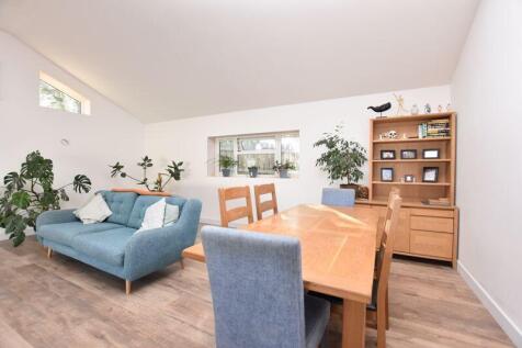 Living Room/Diner