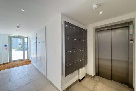 Entrance Hallway and Lift