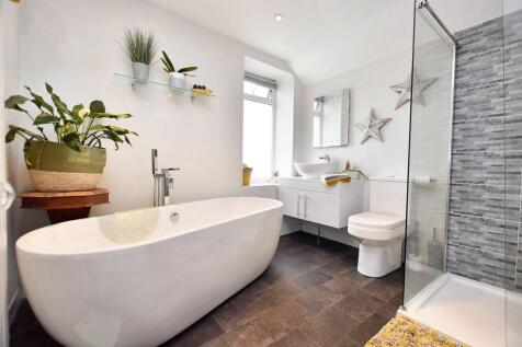 Bath/Shower Room