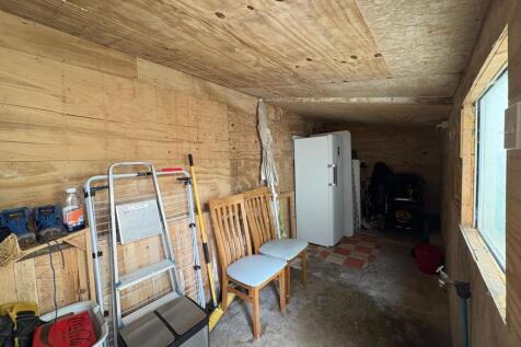 Outbuilding/Workshop