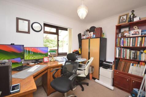 Bedroom/Study