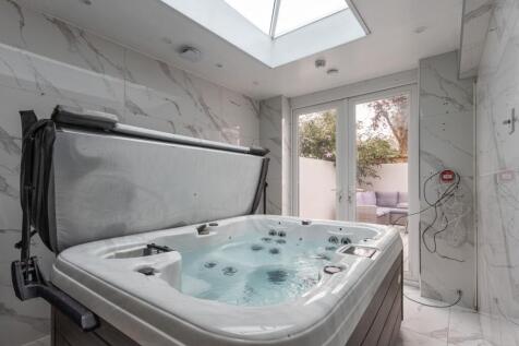 Hot tub room