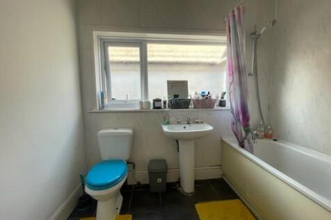 x1 Bathroom
