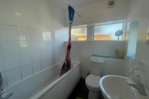 x2 Bathroom