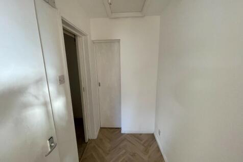 DRESSING AREA