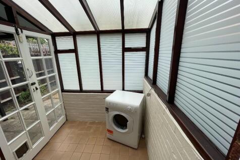 SUMMER ROOM
