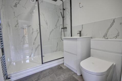 No 5 Shower 1.jpg