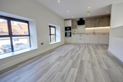No 5 Kitchen 2.jpg