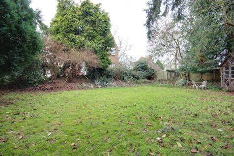 Longcroft Park (3).jpg