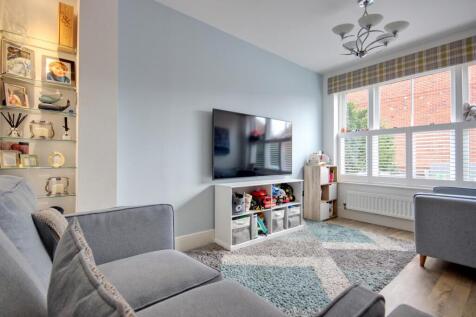 Living Room/Play Room