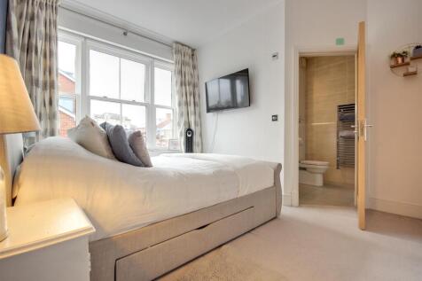Bedroom into Ensuite