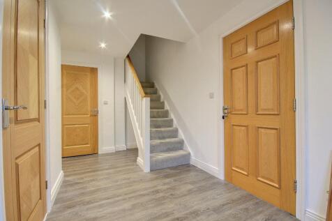 Hallway_lzn.jpg