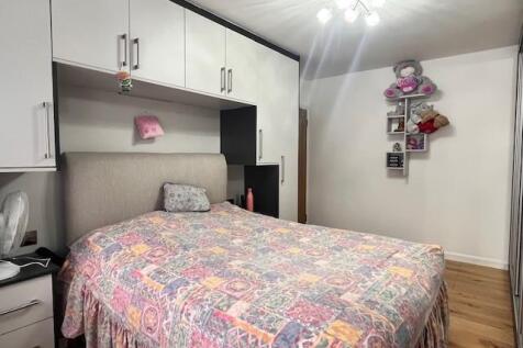 bedroom1.2.jpg