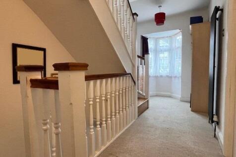 1st floor landing.jpg