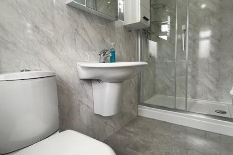 bedroom 2 ensuite shower room.jpg