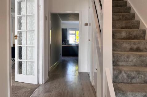 Entrance hall.jpg