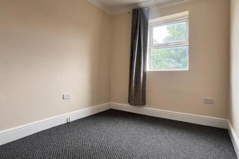bedroom 3.jpg