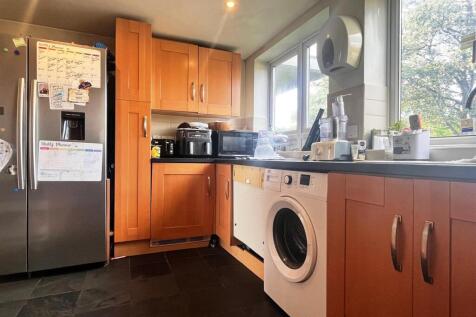 Kitchen2.jpg