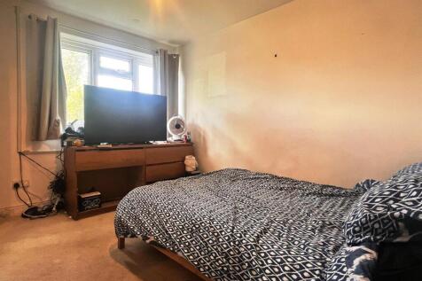bed 1.jpg