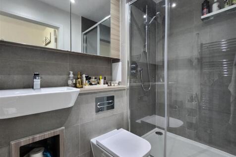 ensuite.jpg