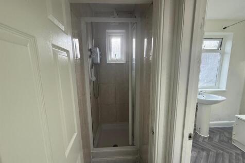 Shower Room.jpg