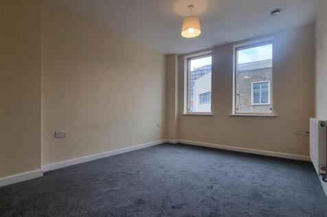 BEDROOM 1.jpg