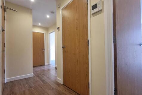 ENTRANCE HALLWAY.jpg