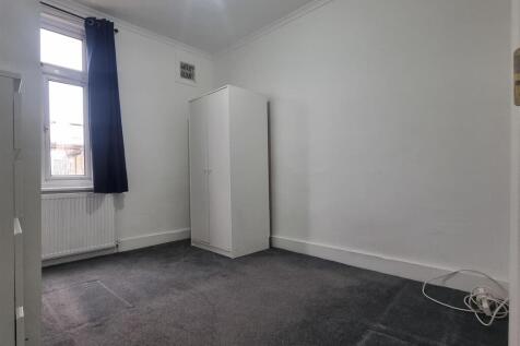 bedroom 3.jpg