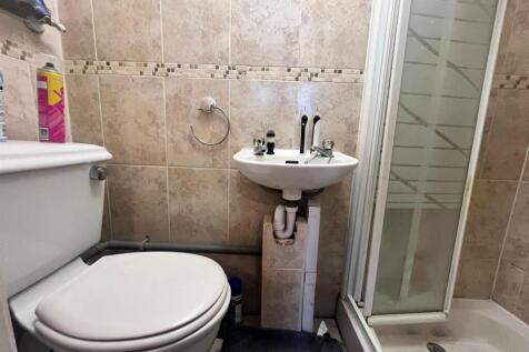 Ensuite.jpeg