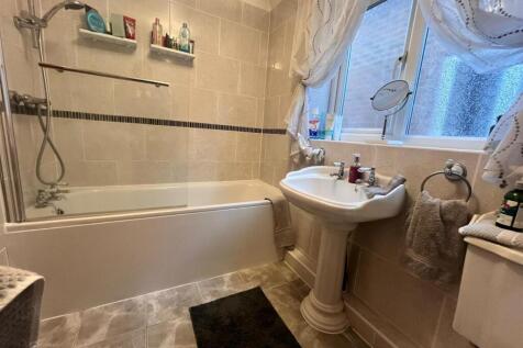 Bathroom 3.jpeg