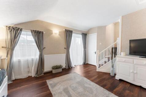 Family room/5th Bedroom