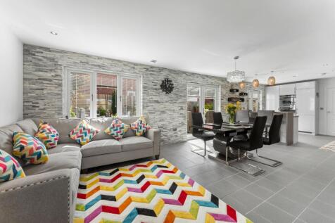 Family / Dining / Kitchen