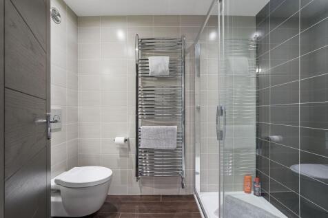 Bedroom 2 En suite