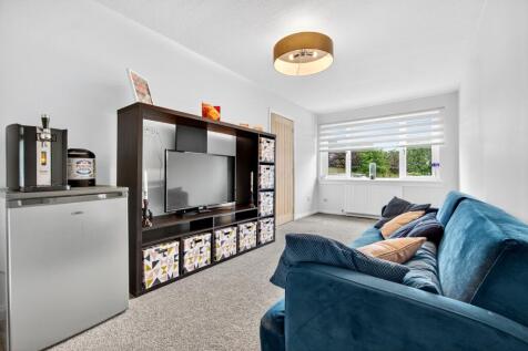 Bedroom 5 / Family Room