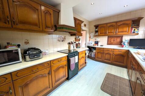 Spacious Kitchen