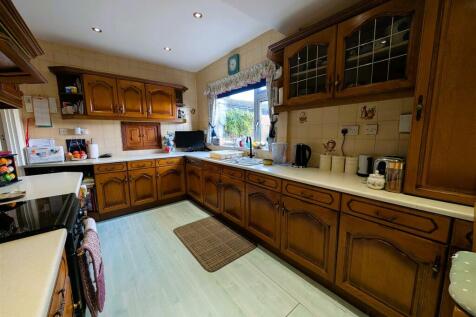 Spacious Kitchen