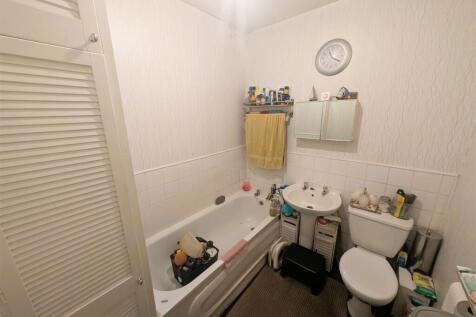 Ground floor family bathroom