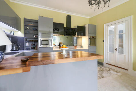 Kitchen-v