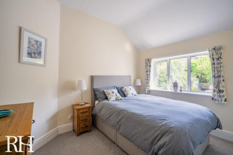 Rear Bedroom 