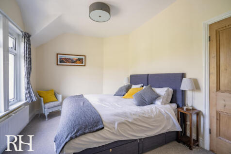 Front Bedroom 