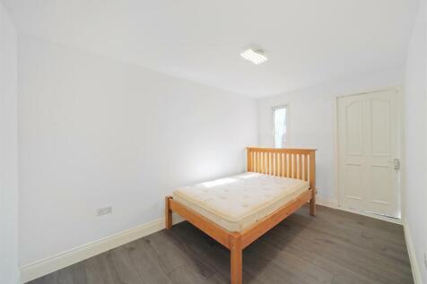 16A Elms Lane - FOgSFP5qVYkpksZSE5hh.jpg