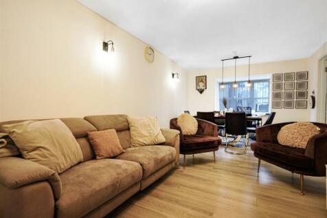 90 Conifer Way - ZkATlVYwhl1je6Bu5VhZ.jpg