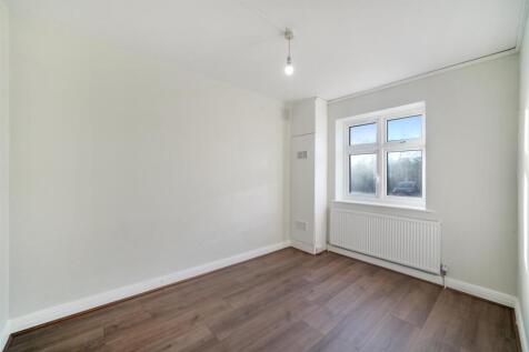 8 Ashton Court, Greenford Road - GfZeXNsvCZKSO6WlN