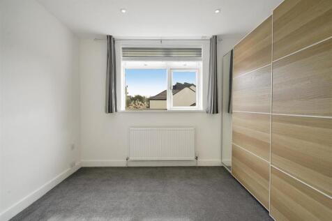First Floor, 3 Tring Avenue - nYgrZCYnX78fJanH5eXU