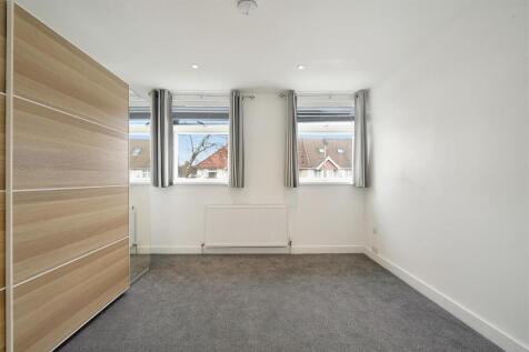First Floor, 3 Tring Avenue - OM0cG6hZiQbdUvlxvaHQ